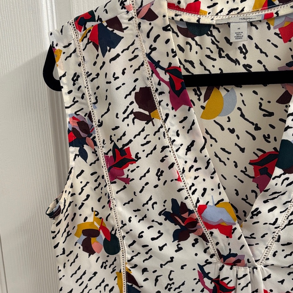 Women's HALOGEN from Nordys Sleeveless Patterned Top w/Pop of Color - Size M - Picture 3 of 9
